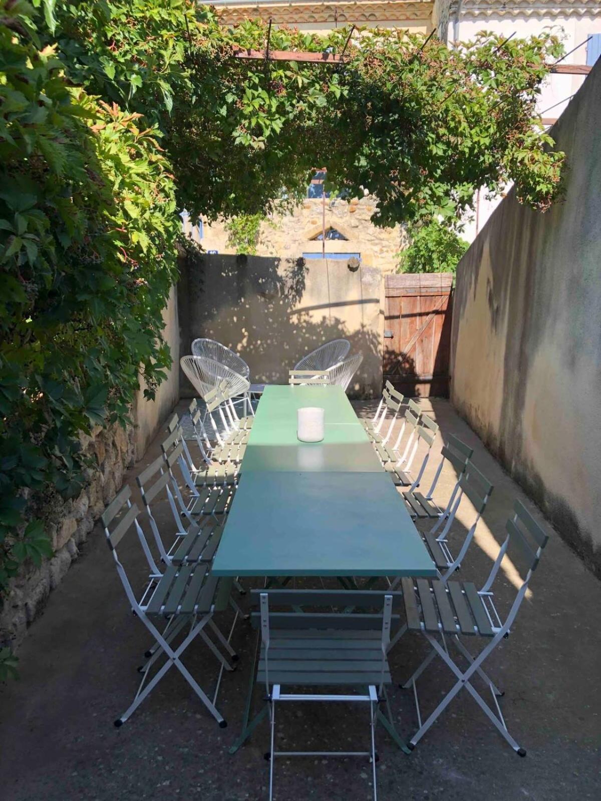 Maison Cosy Lodge 15 P Clim Wifi Cour Garage Montfrin Экстерьер фото